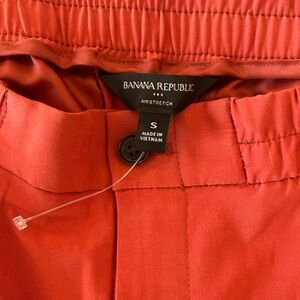 Banana Republic Airstretch Pants in Red